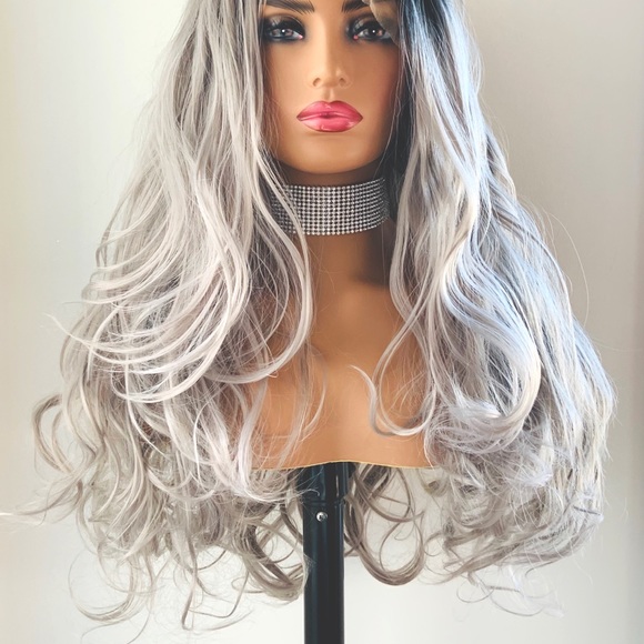 Beautiful Ombre Grey 13x2.5 Lace Front Wig for Daily Wear, Photos or Events - Picture 6 of 16
